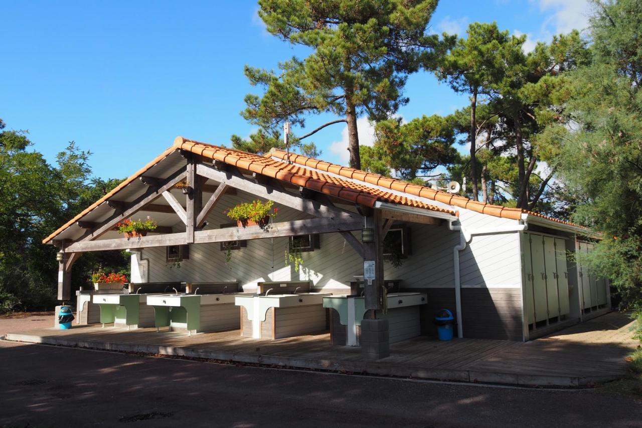 Hotel Camping Le Puits De L'Auture Saint-Palais-sur-Mer Esterno foto
