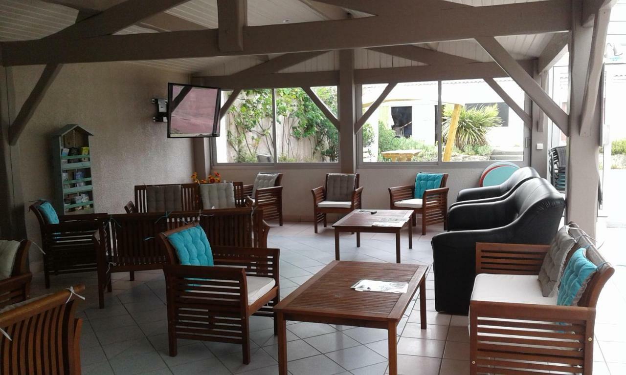 Hotel Camping Le Puits De L'Auture Saint-Palais-sur-Mer Esterno foto